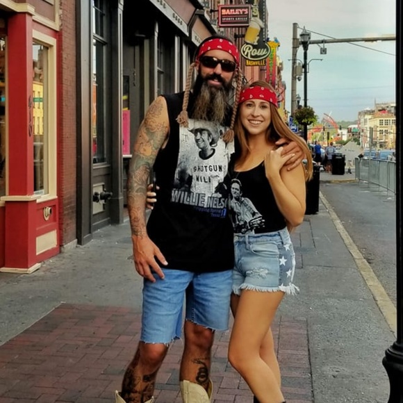 Meet Your Posher, Whitney! 🍑🎣🕇 - Picture 3 of 7